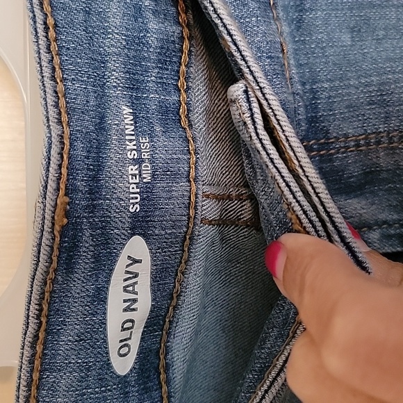 Old Navy Super Skinny Mid Rise Jeans - Picture 2 of 3